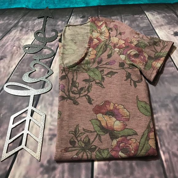 Tops - 🌸🍃A&D Everyday Tee🌸🍃